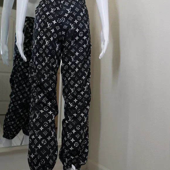 Louis Vuitton Stencil-Effect Monogram Joggers | Size US8, FR38 - Picture 5 of 16